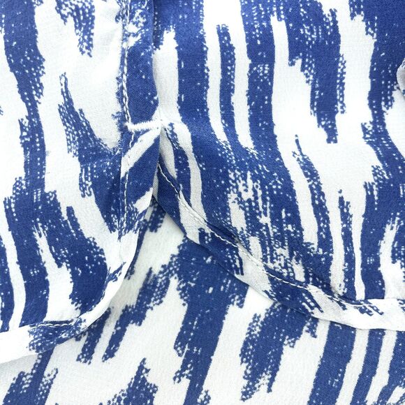 Joie Layana Silk Shorts L Blue White Ikat Print EUC - Picture 6 of 11